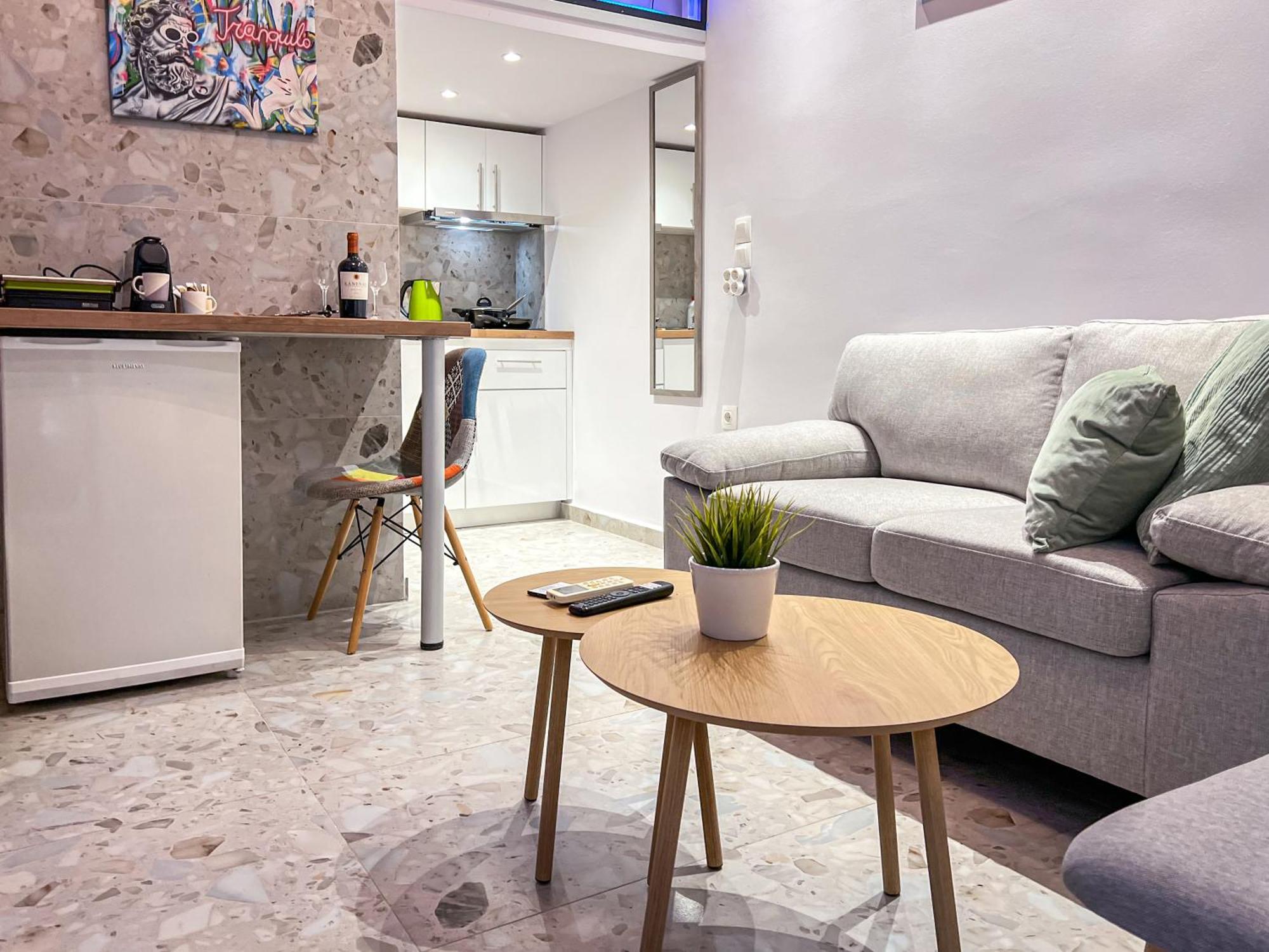 Ikaros Welcome Downtown Loft - Explore Center By Foot - Close To Arch Of Galerius *