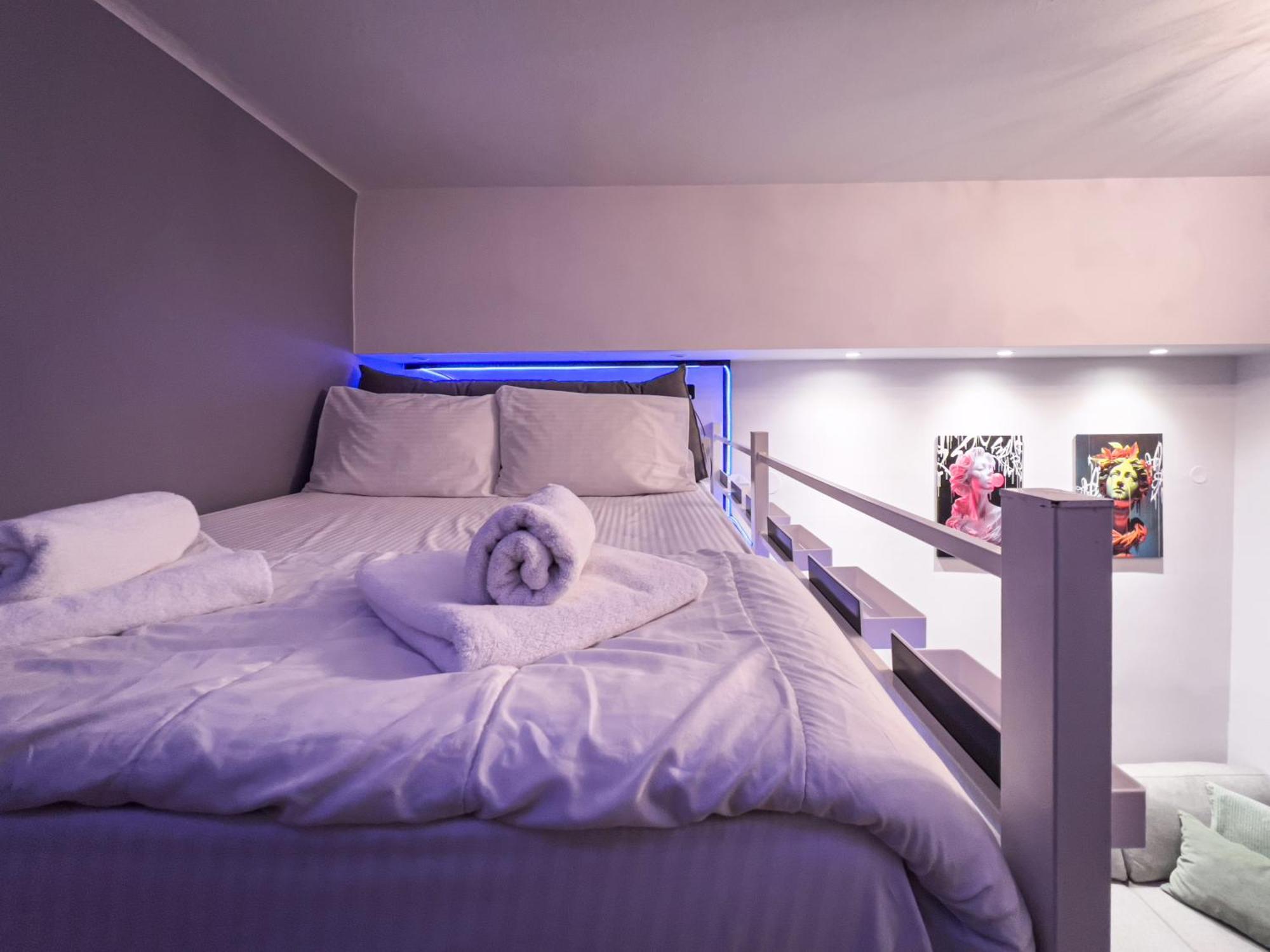 Ikaros Welcome Downtown Loft - Explore Center By Foot - Close To Arch Of Galerius *