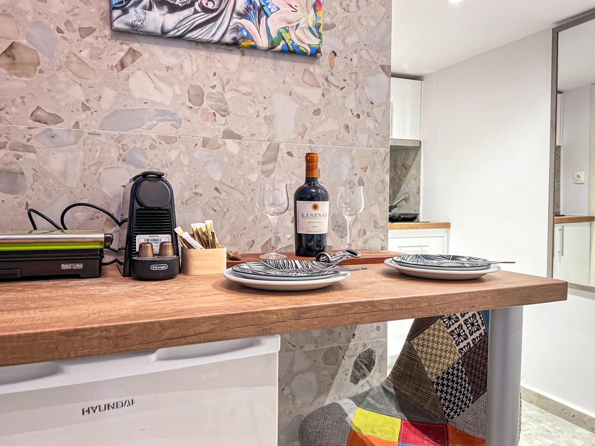 Ikaros Welcome Downtown Loft - Explore Center By Foot - Close To Arch Of Galerius Appartement
