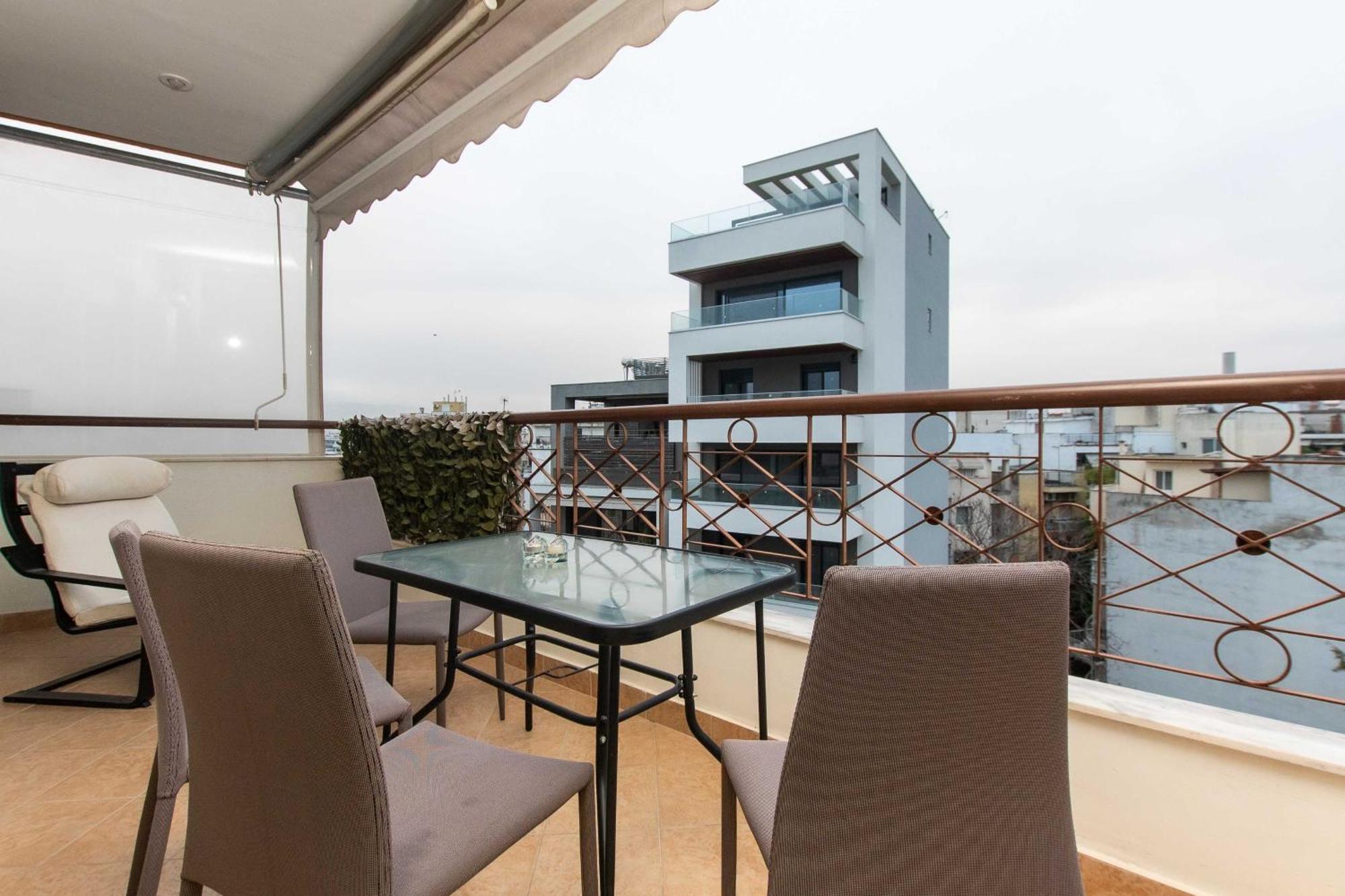 Houseloft Kalamaria Skyview Apartment *