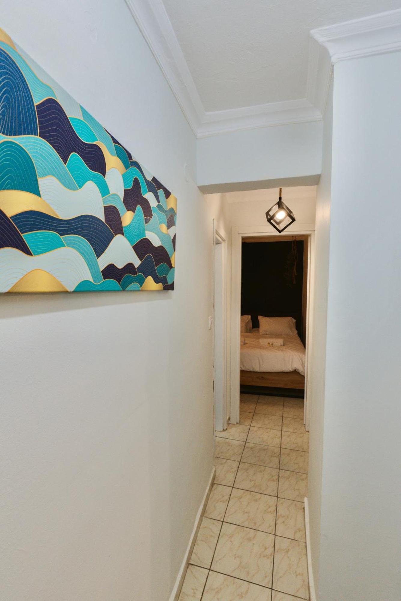 Stylish W Jacuzzi, 5 Min To White Tower Apartment *