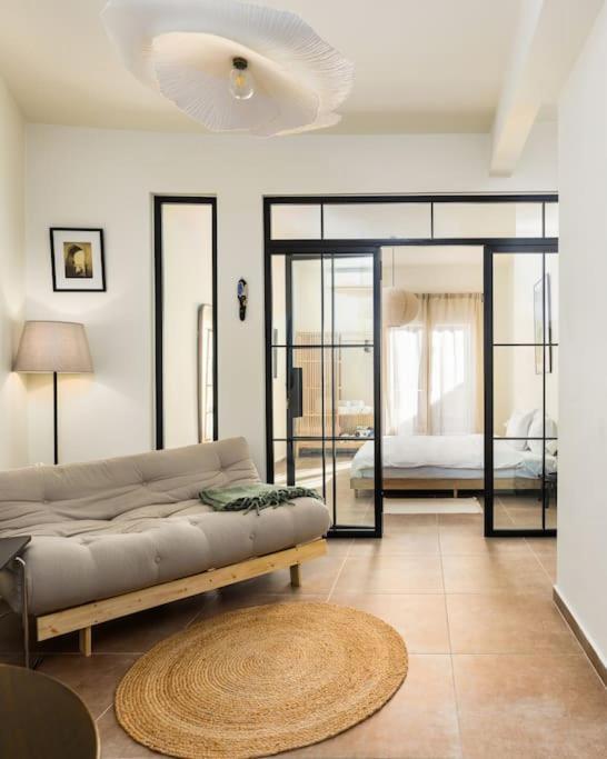 Japandi Style Flat In Center