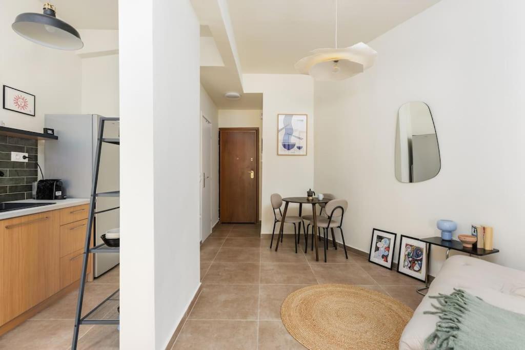 Japandi Style Flat In Center Apartment Thessaloniki