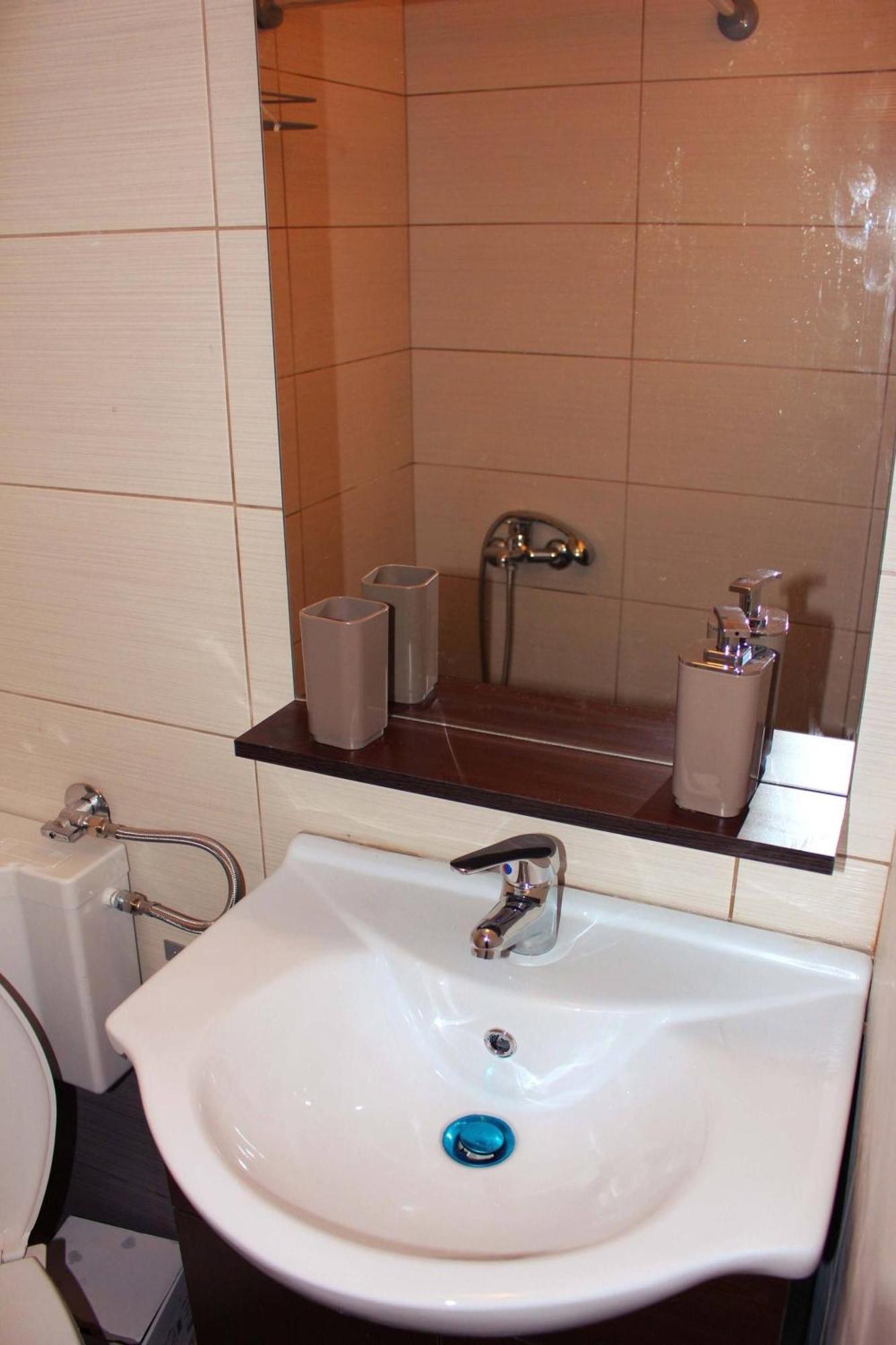 Amazing Studio 10 Minutes Walk Center Apartment