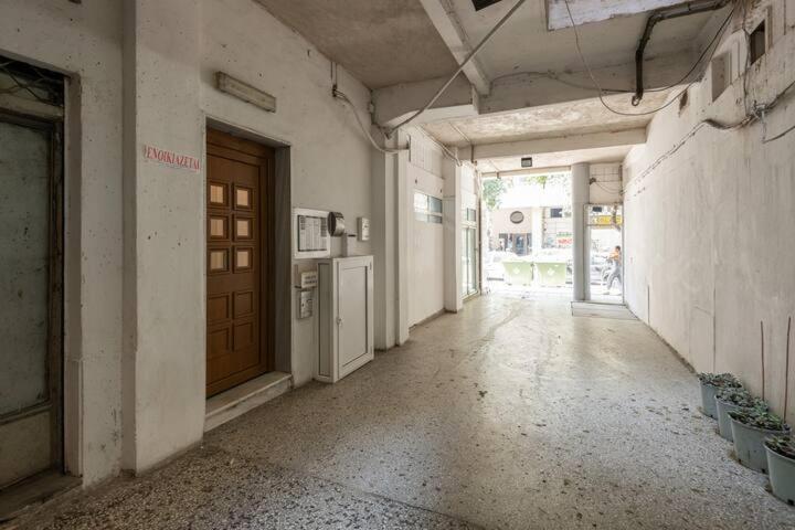 Private Pristine Balcony Home- Heart Of The Center Thessaloníki