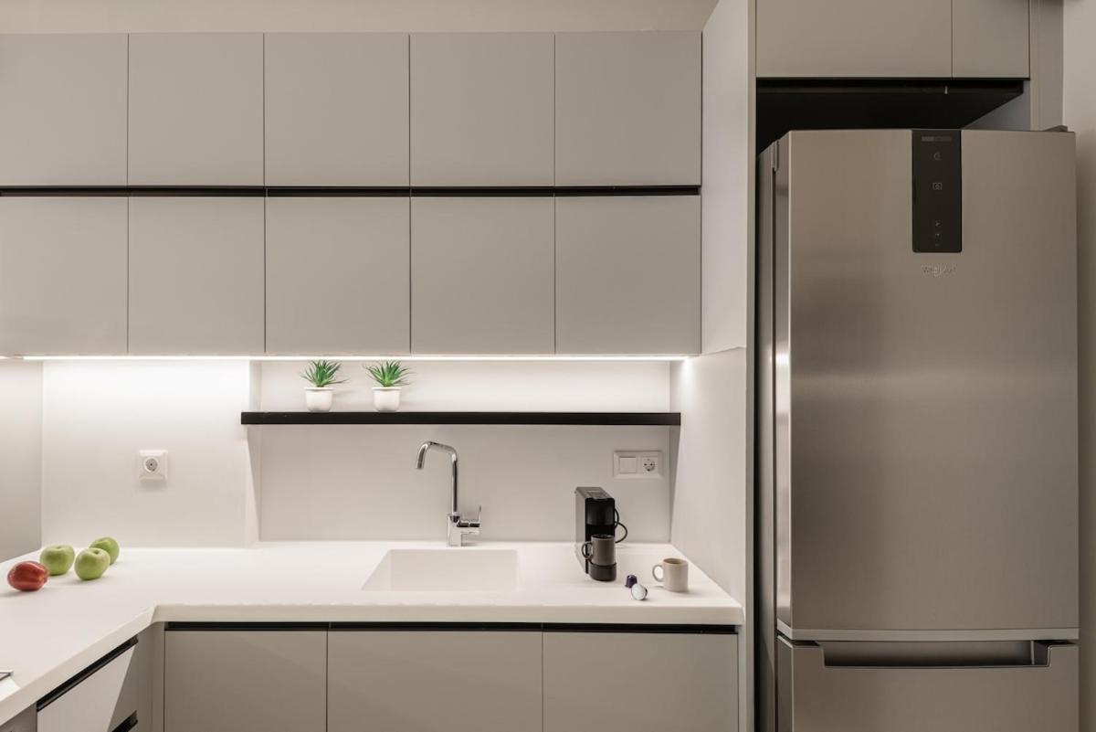 Apartment Innovative 2-br Futuristic Flat In Ladadika *