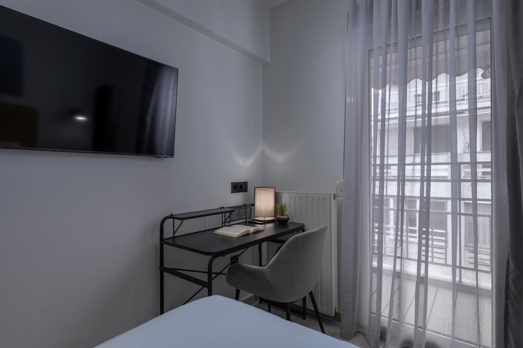 Embassy Elegant Apartment *
