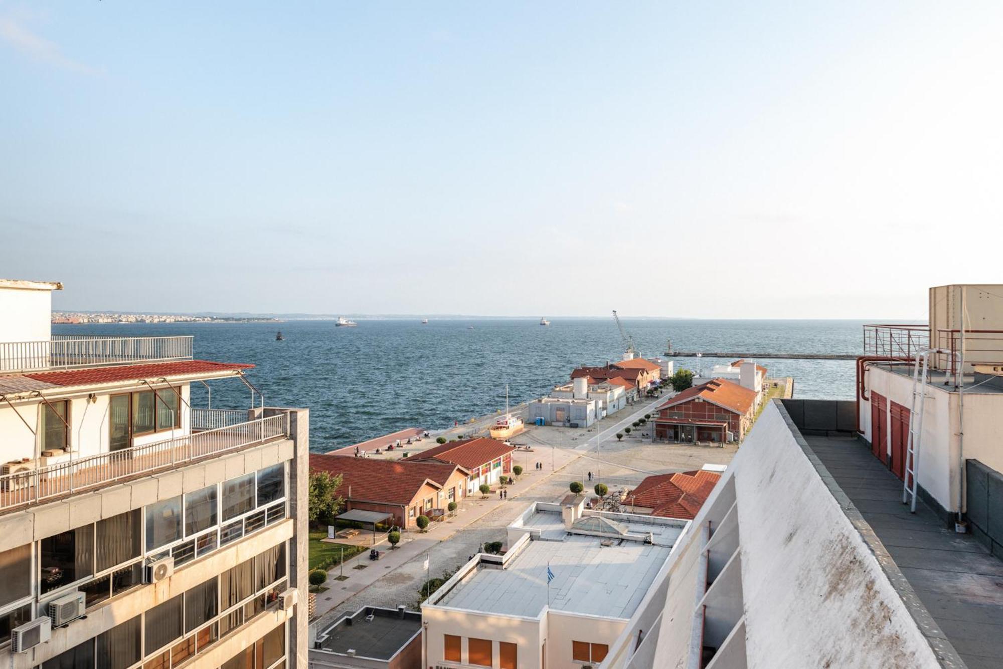 Seaview-city-ladadika-apartment Appartement