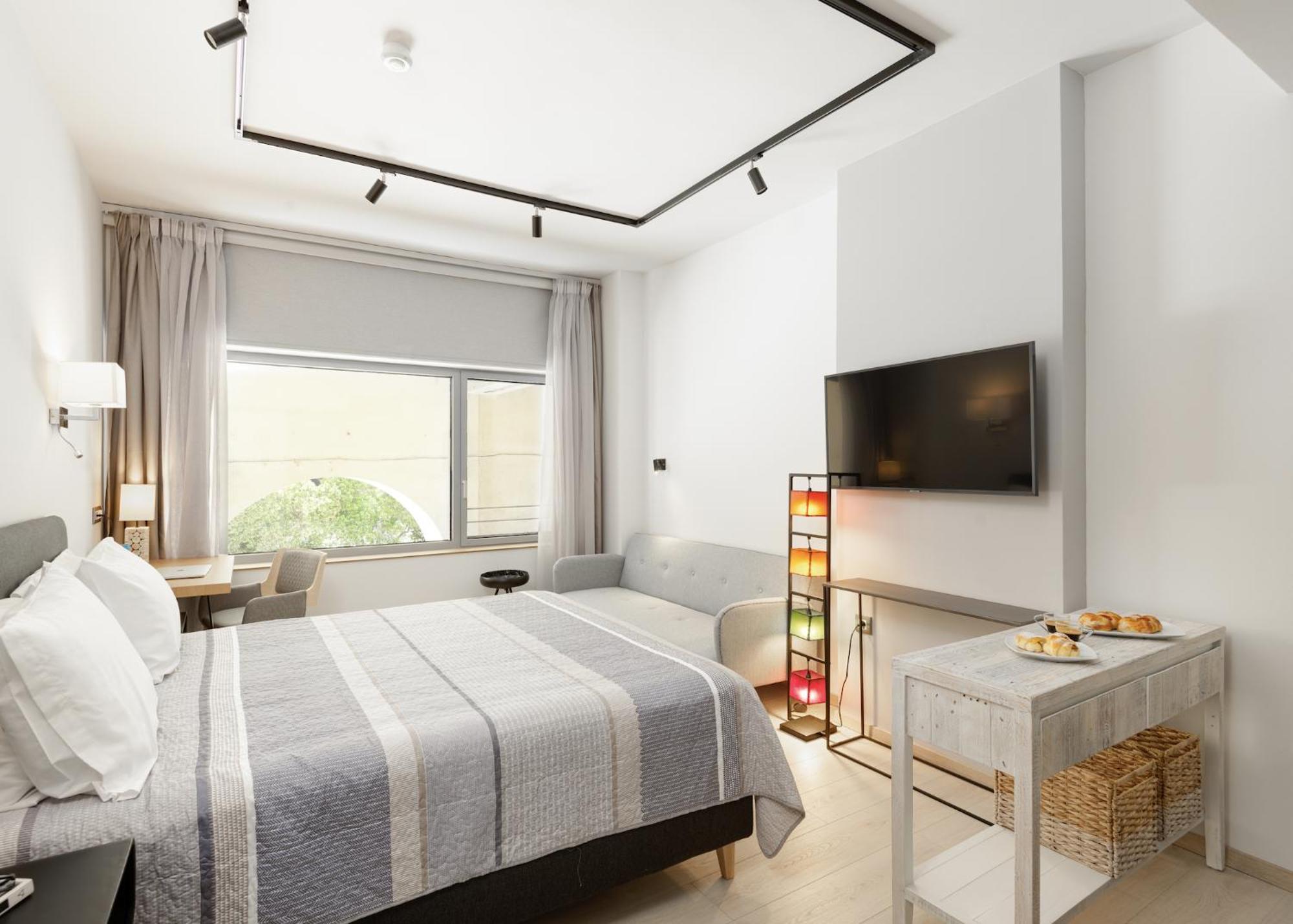 Apartment Square Elegant