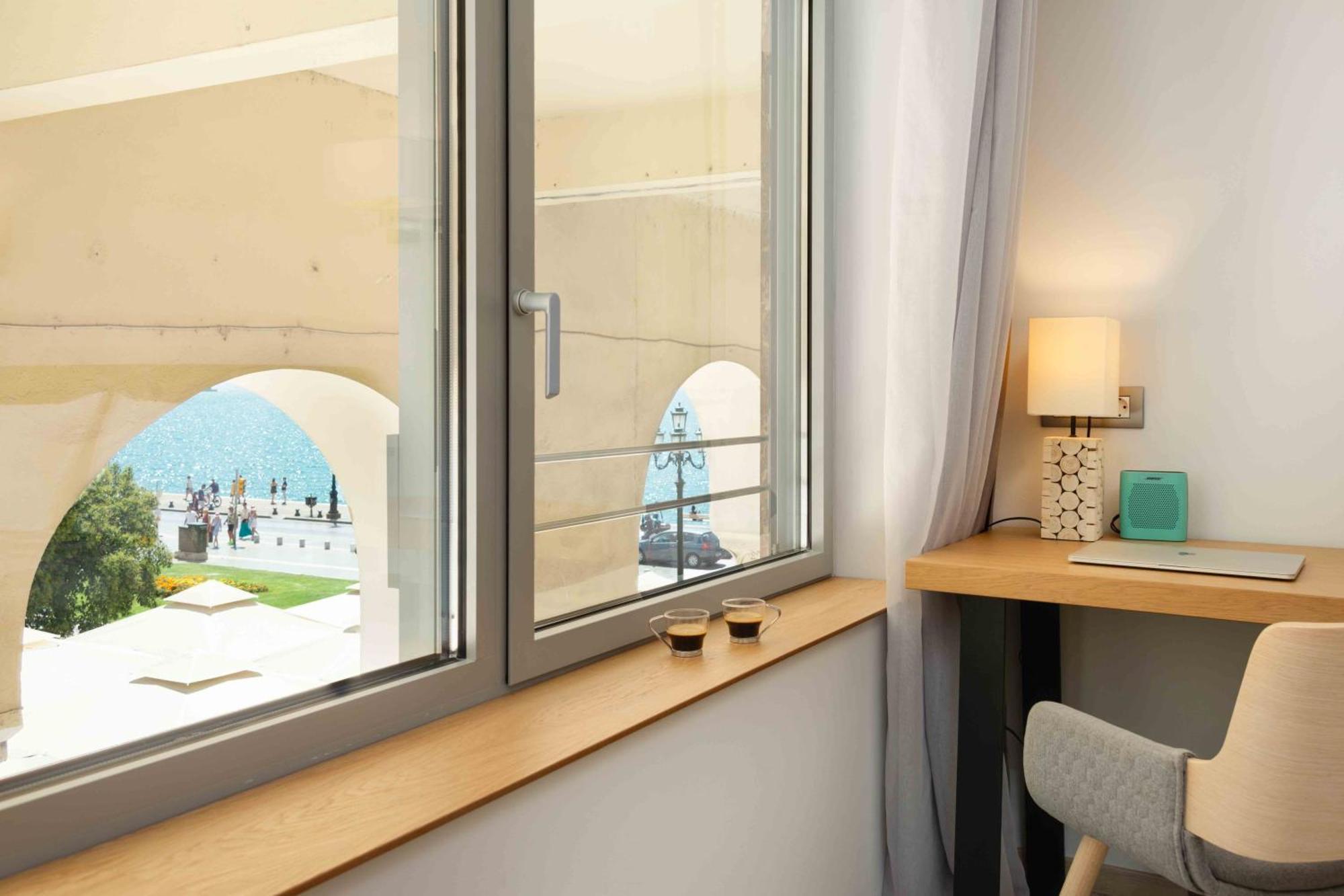 Square Elegant Apartment Thessaloniki