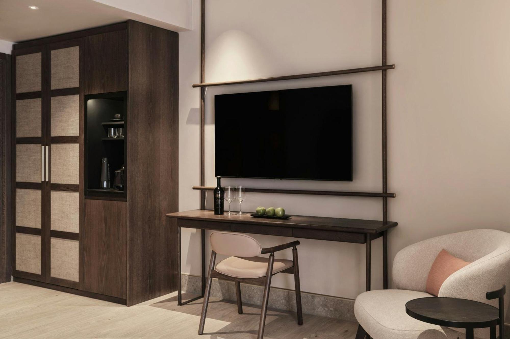 Monasty, Thessaloniki, Autograph Collection 5*