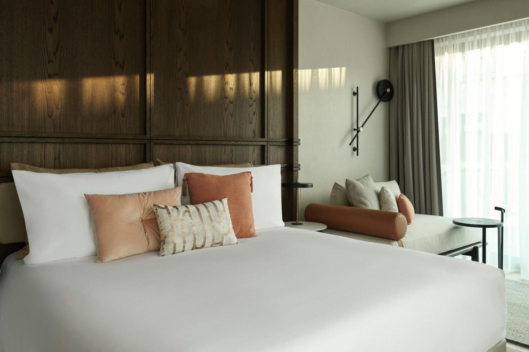 Monasty, Thessaloniki, Autograph Collection 5*