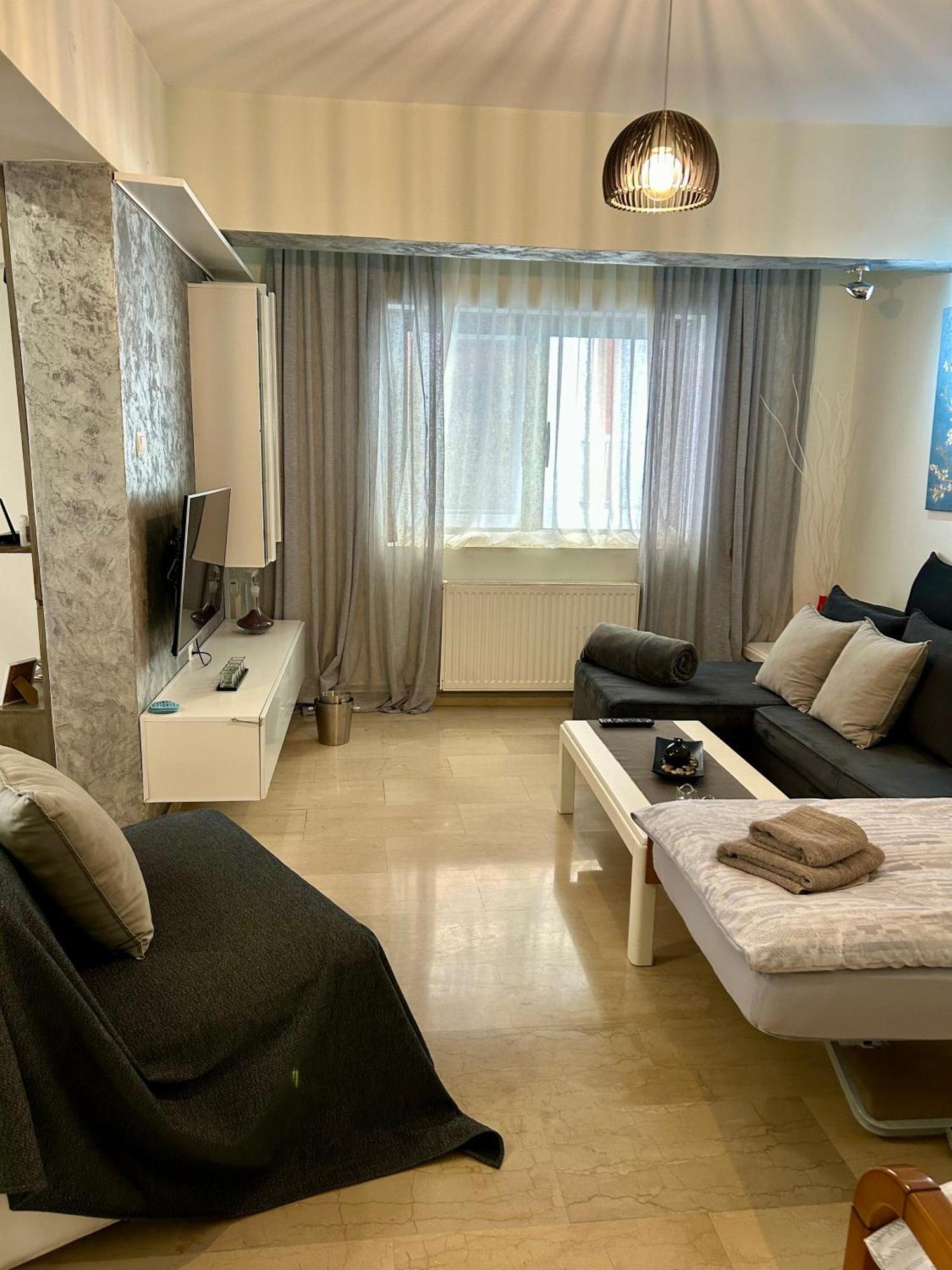 Super Nuova - Private Parking Apartment