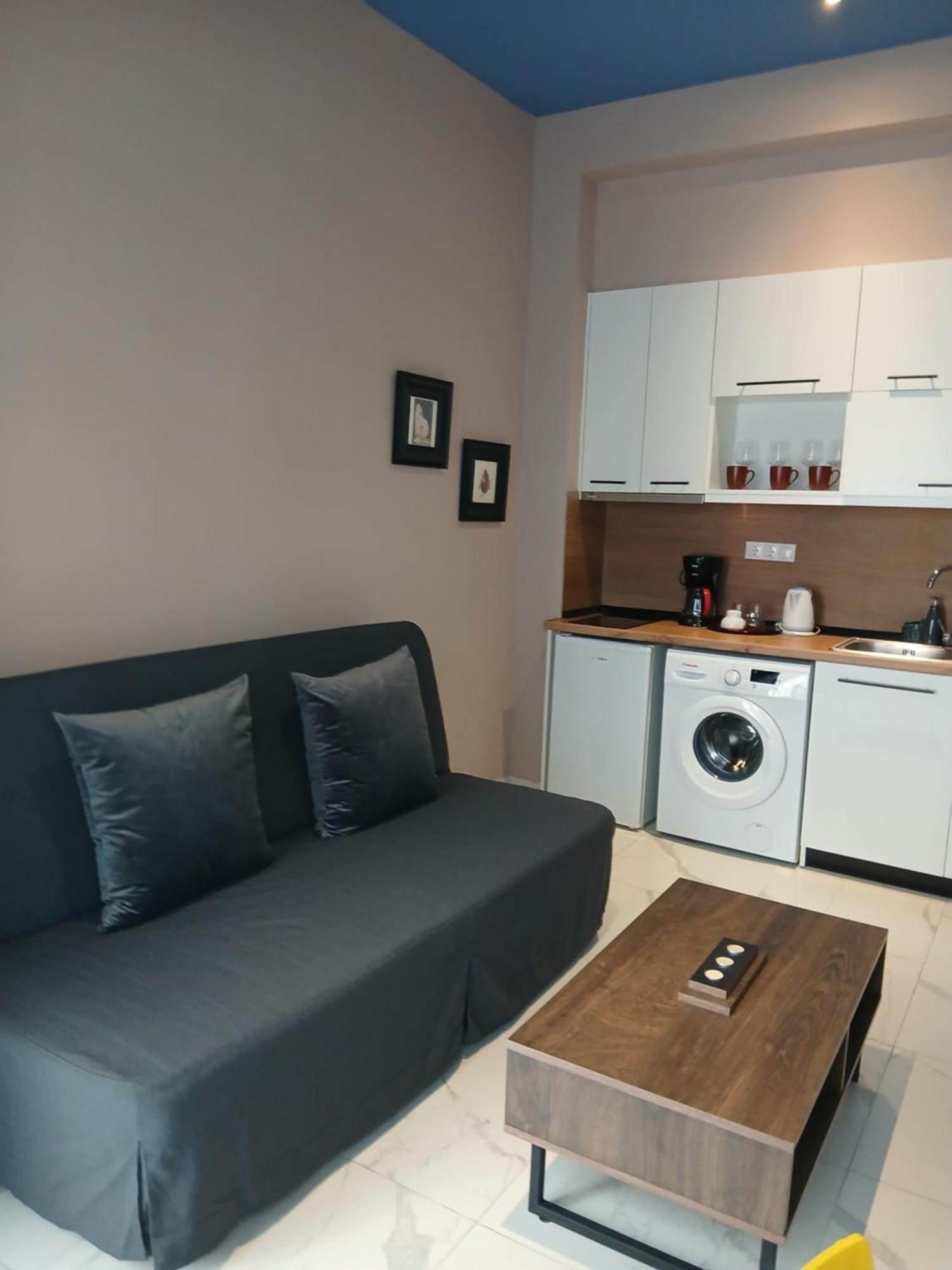 Apartment Black Onyx Comfort