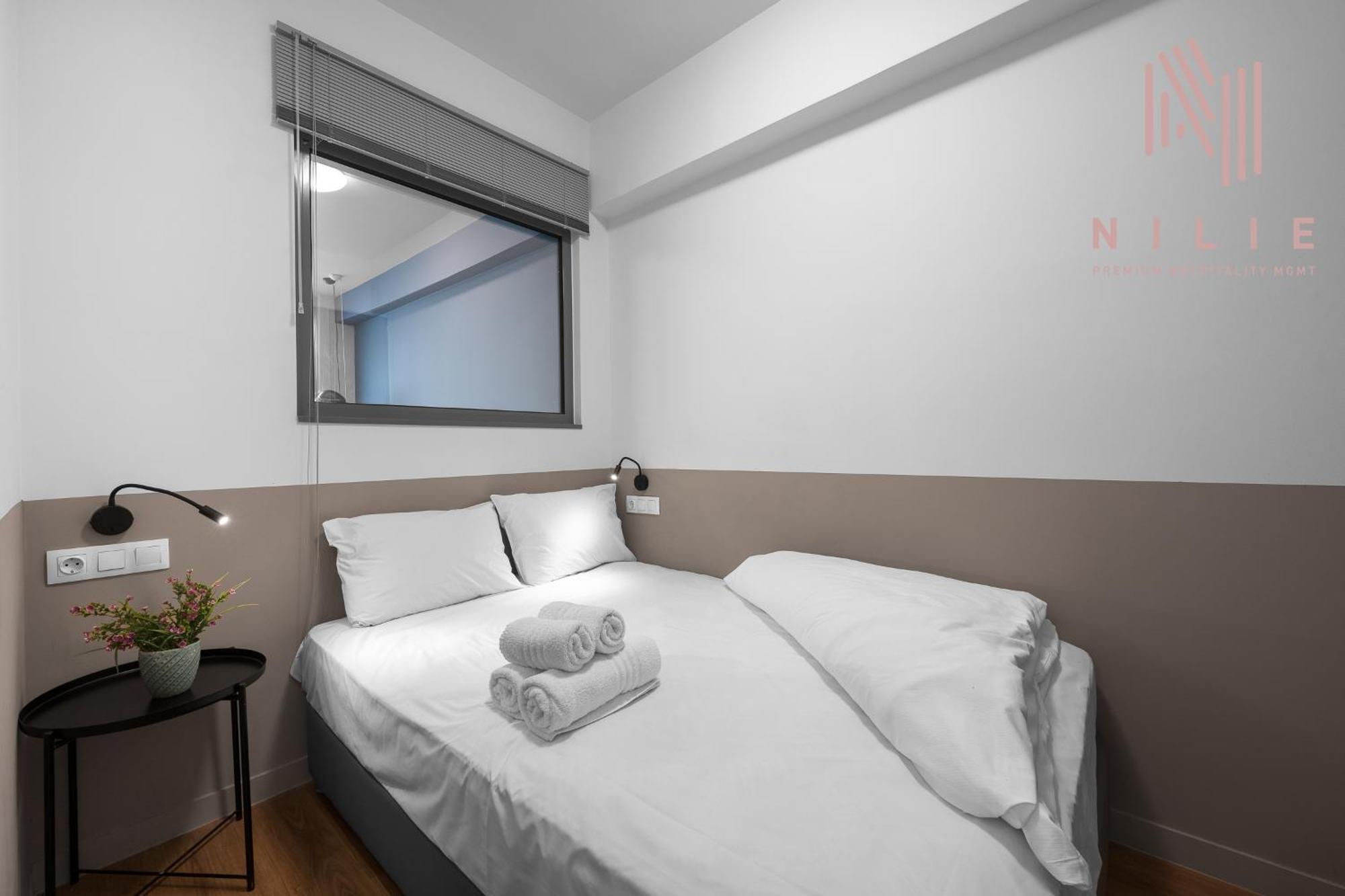 Big Apple Aprts, Nilie Hospitality Mgmt