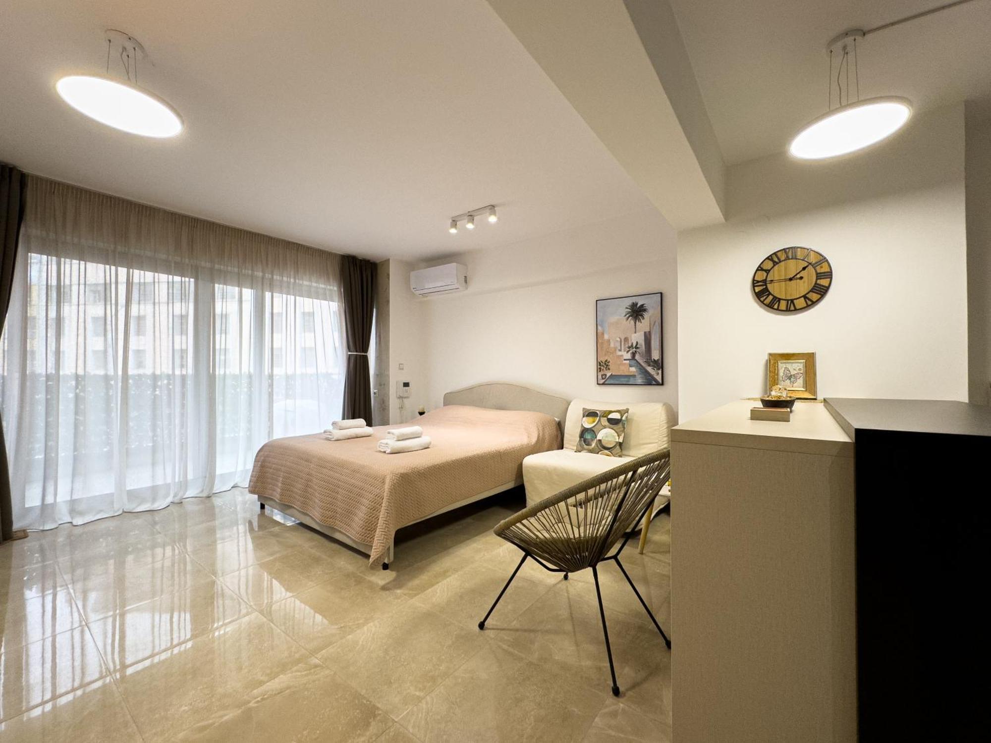Smab In Ladadika Apartment *