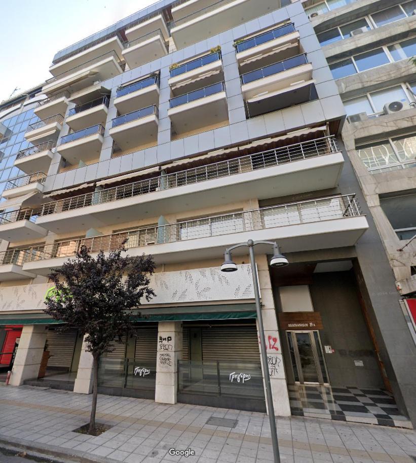 Smab In Ladadika Thessaloniki