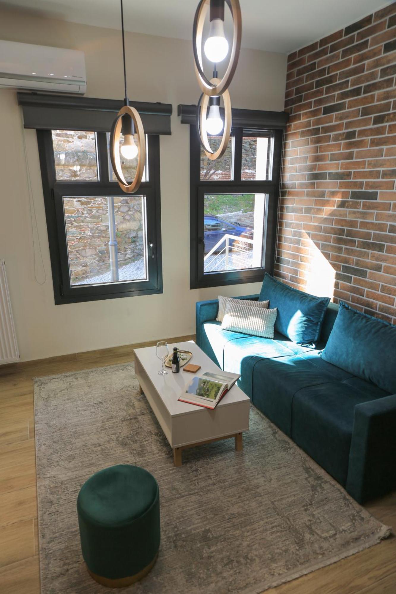 Charis Beyond The Castle Apartment