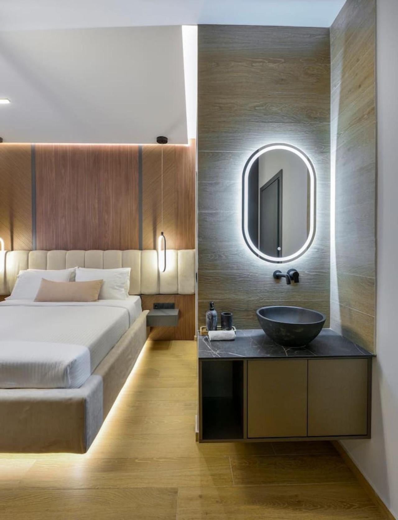 Apartment Aristotelian Virtues - Evlaveia