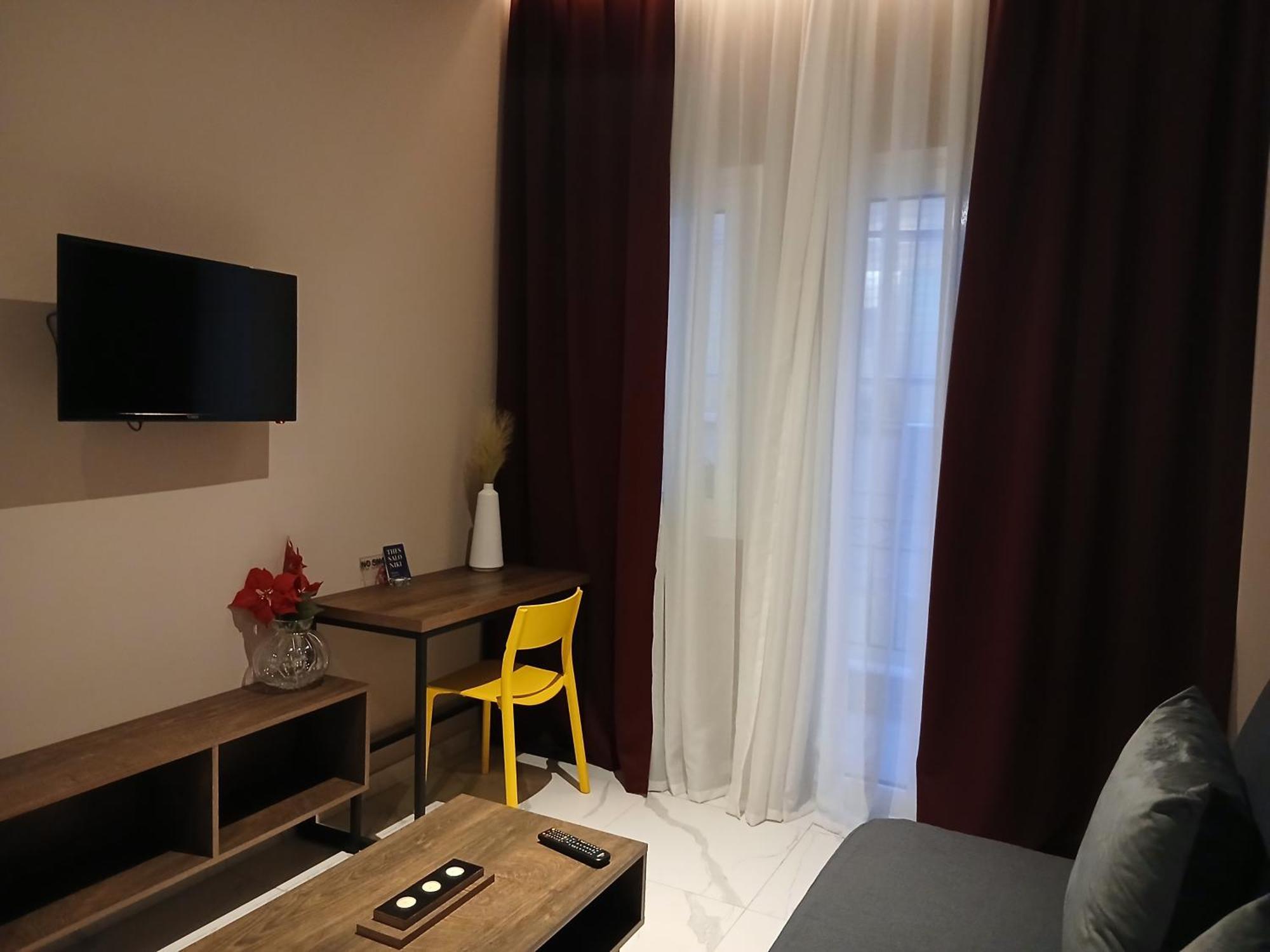 Black Onyx Comfort Apartment Thessaloniki
