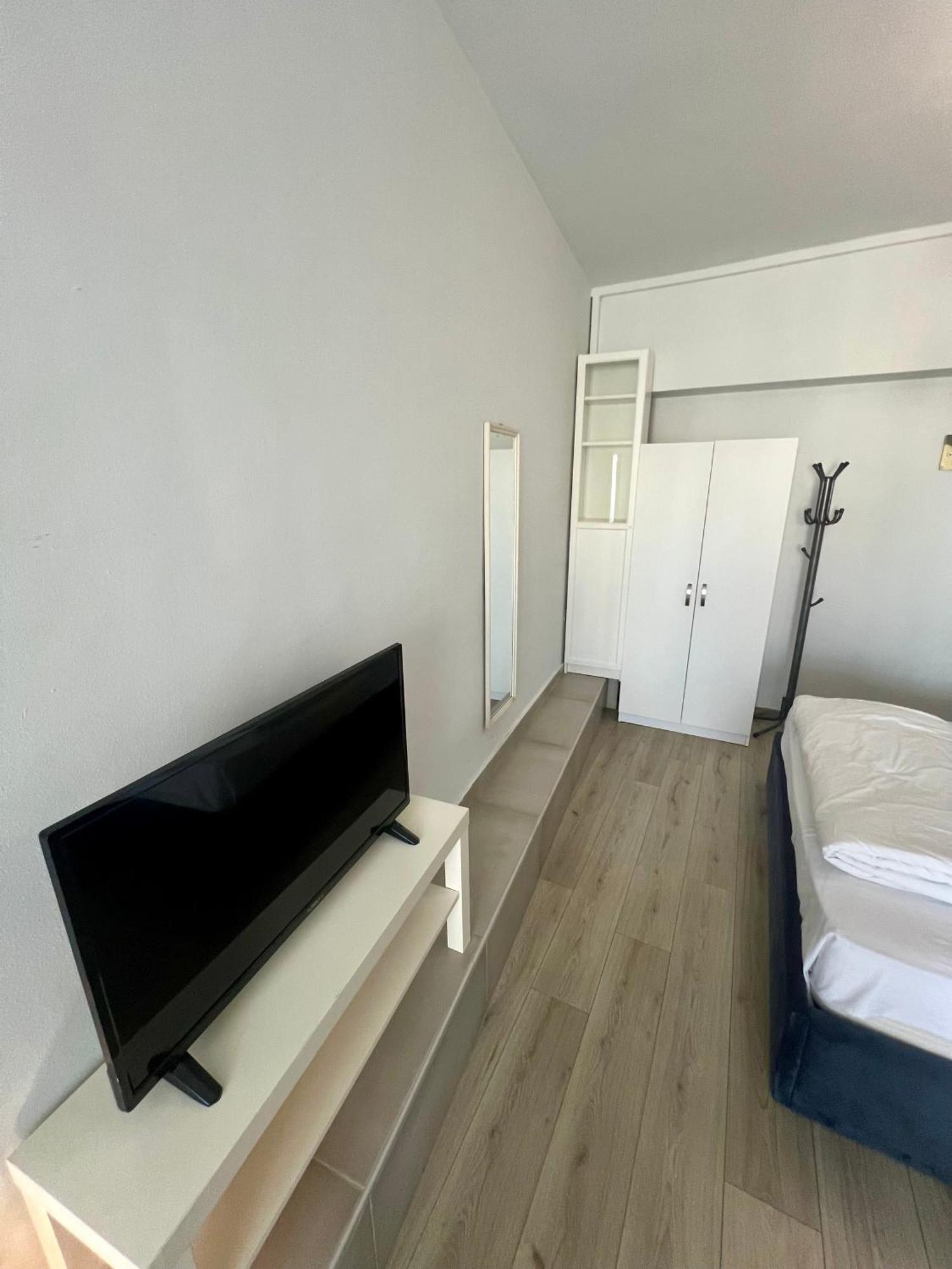 Apartment Dreamy Center 5 Thesbnbgr *