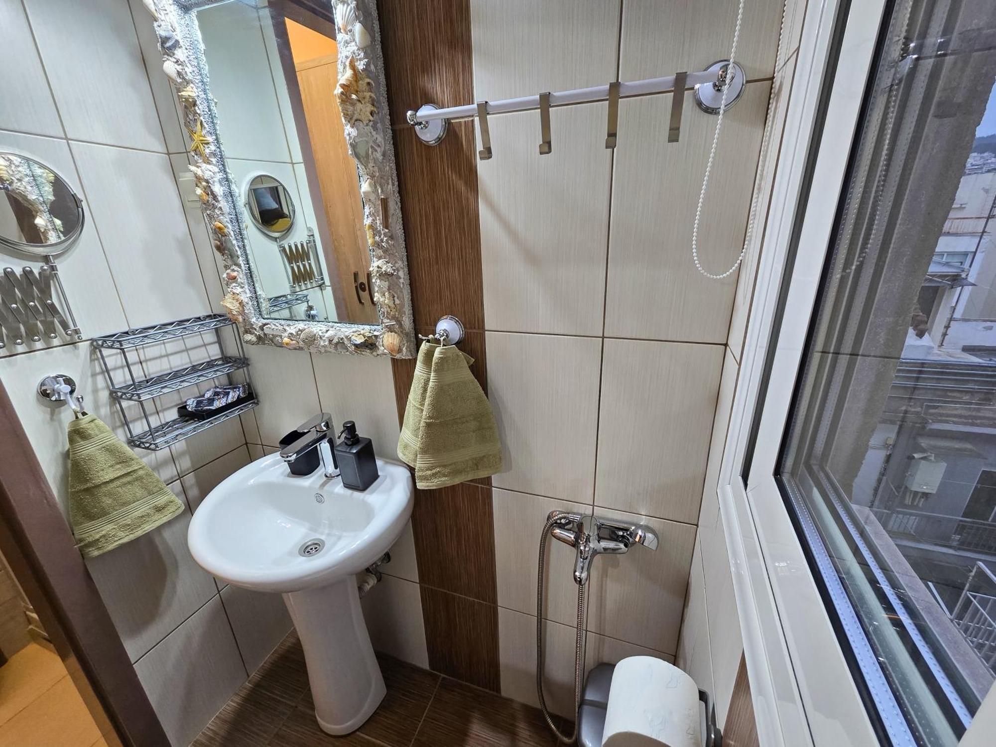 Horizon /downtown Penthouse W/ Massive Terrace * Thessaloniki