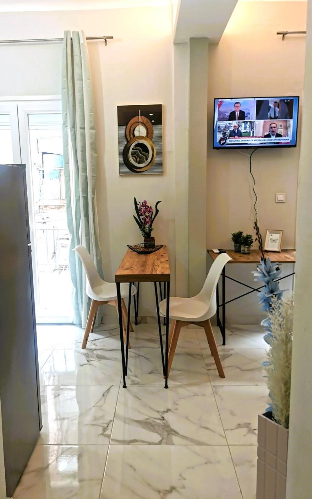 1 Apartment *