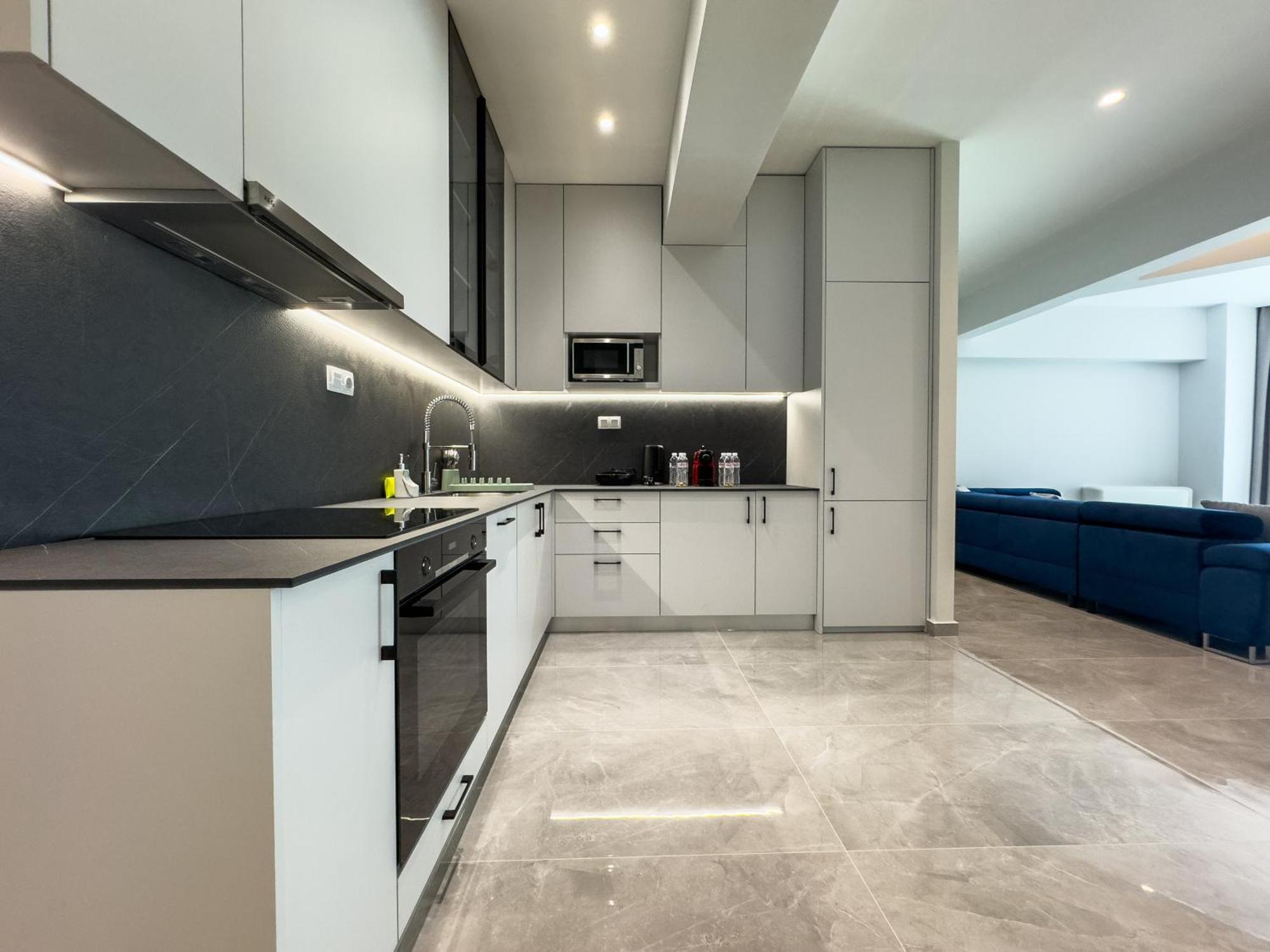 8 By Proliving Hospitality Apartment *