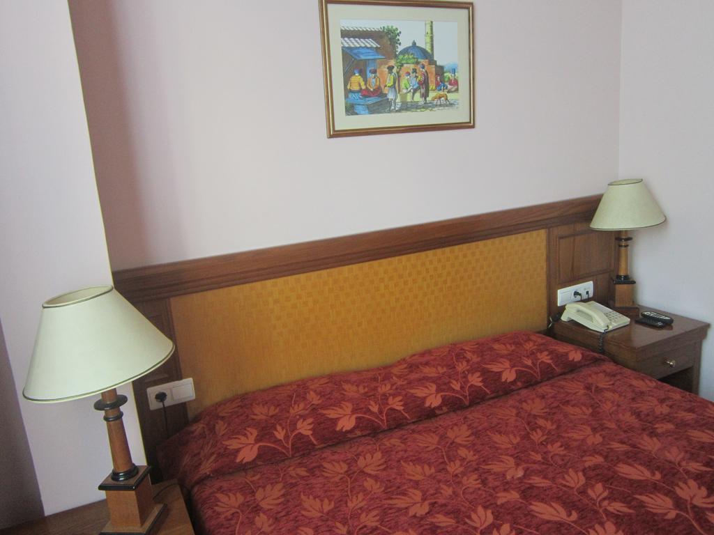 Minerva Premier 4*