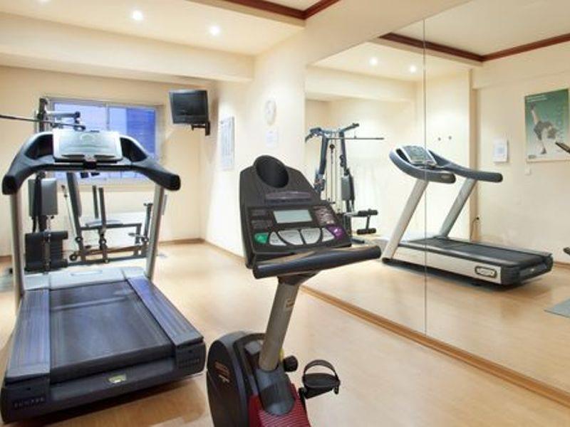 Holiday By Ihg 5*