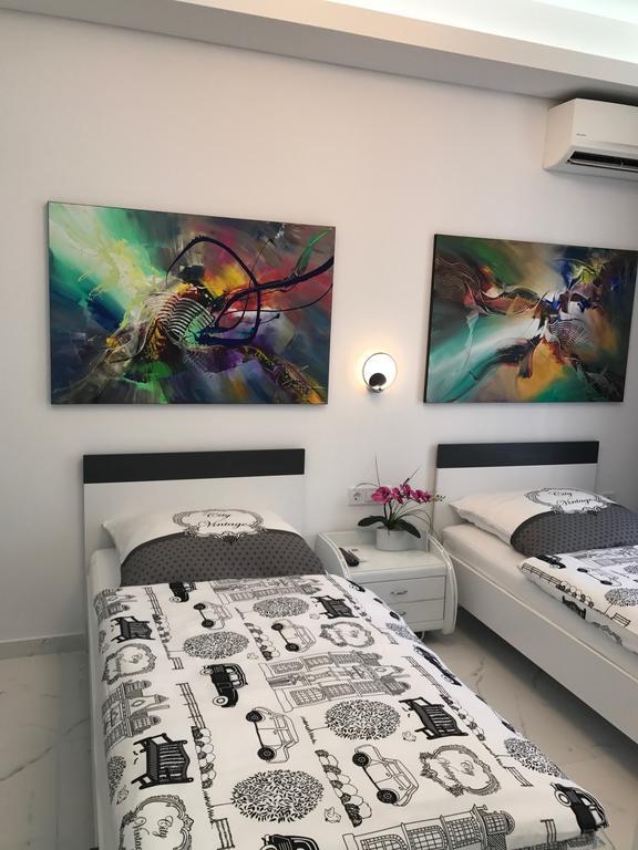 Apartment Laura Egnatia