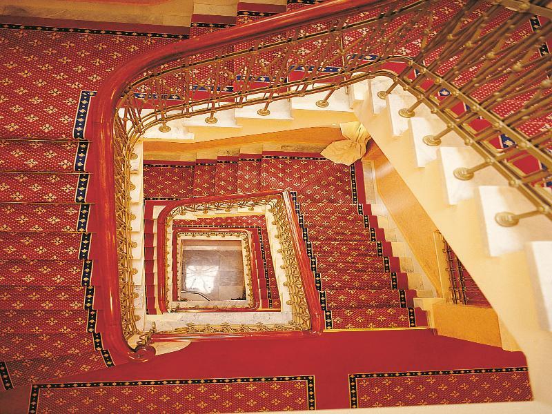 Minerva Premier Hotel 4*