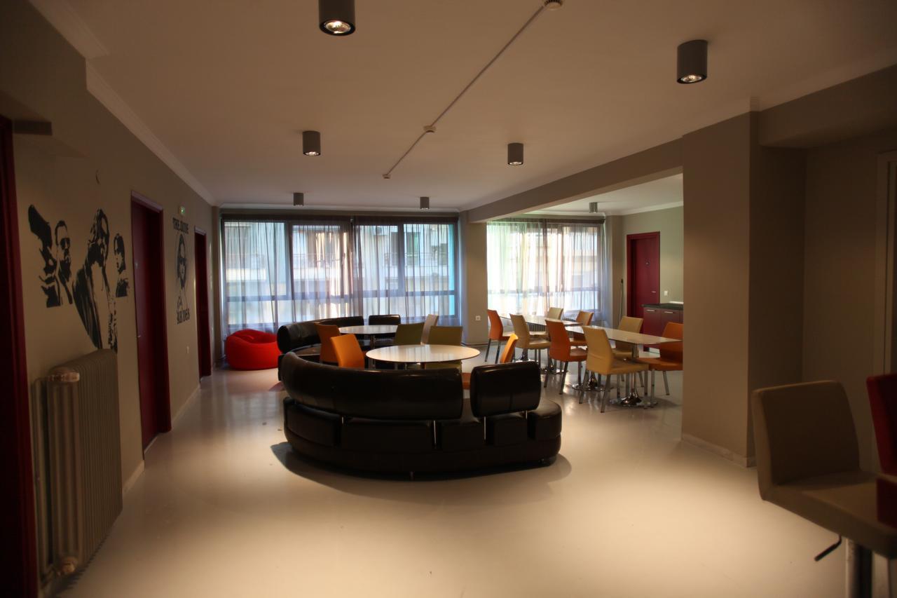 Hostel Hybrid *