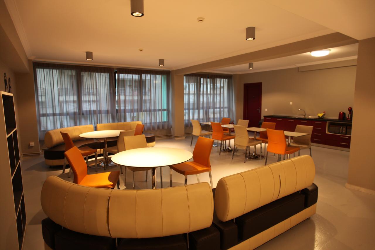 Hostel Hybrid