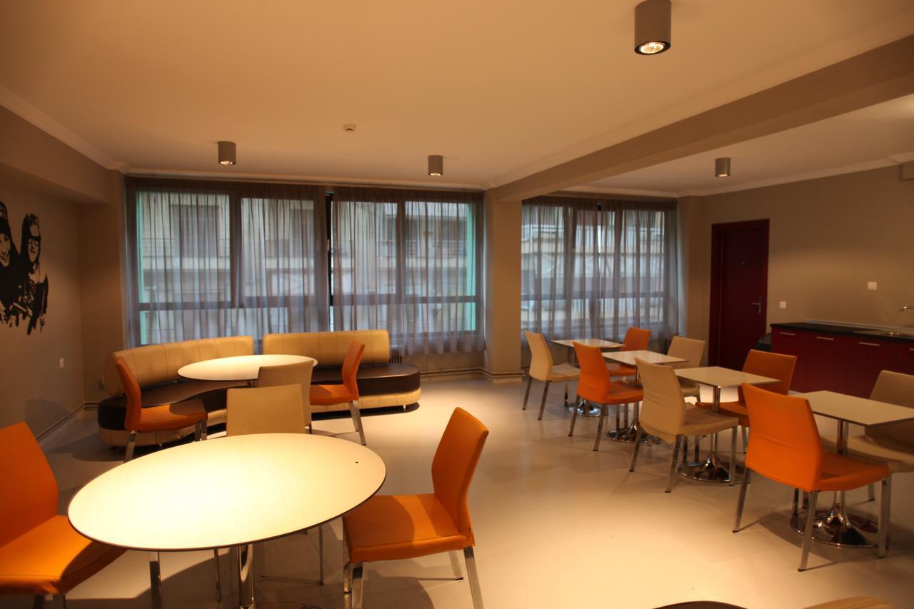 Hostel Hybrid *