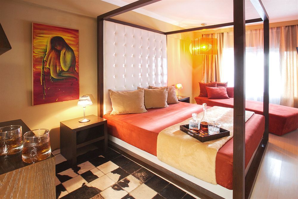 Plaza Hotel, Philian And 3*