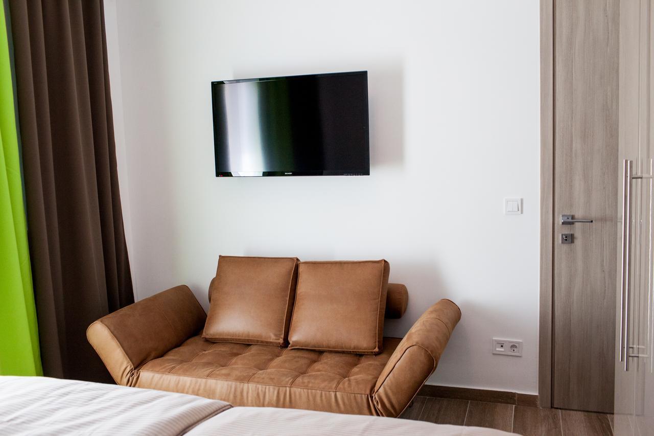 Laura Lifestyle And History * Thessaloniki