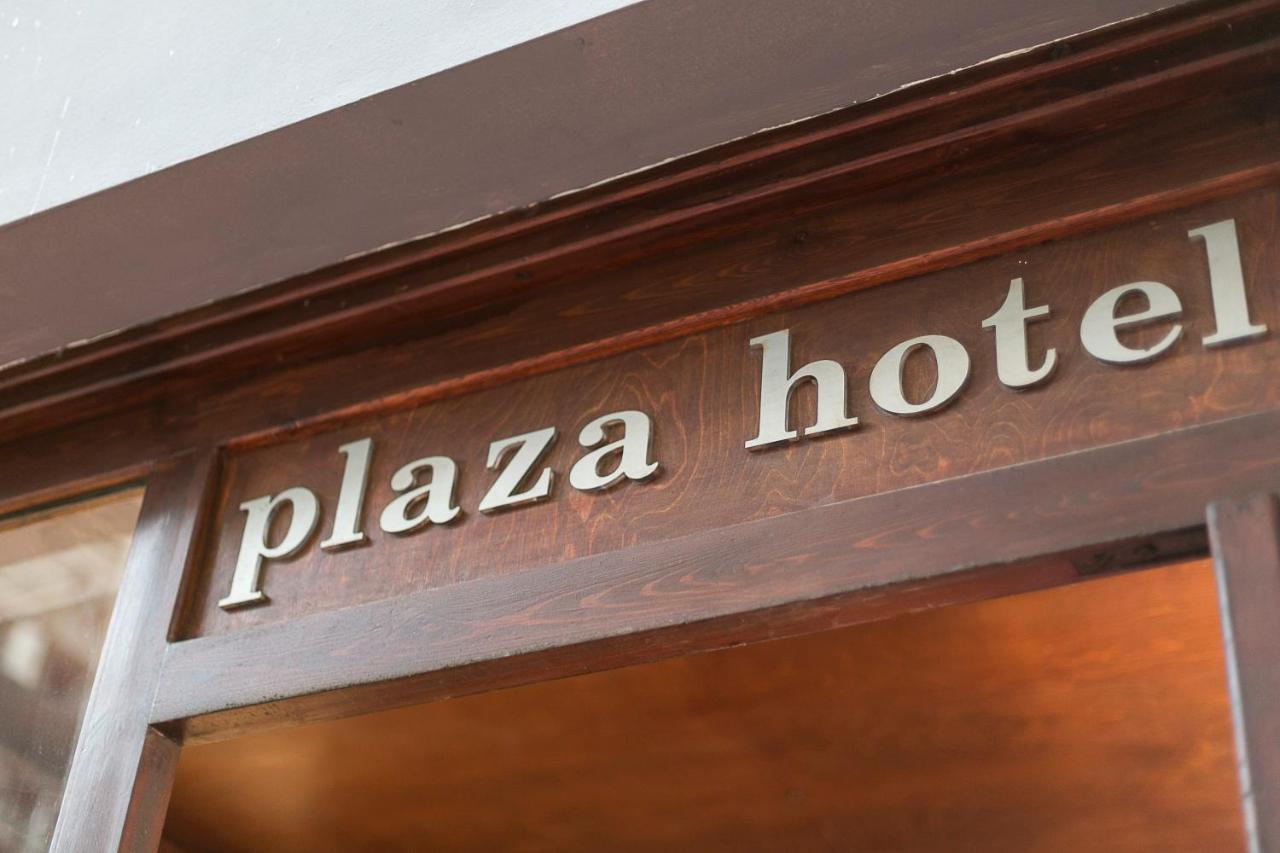 Hotel Plaza Hotel, Philian And
