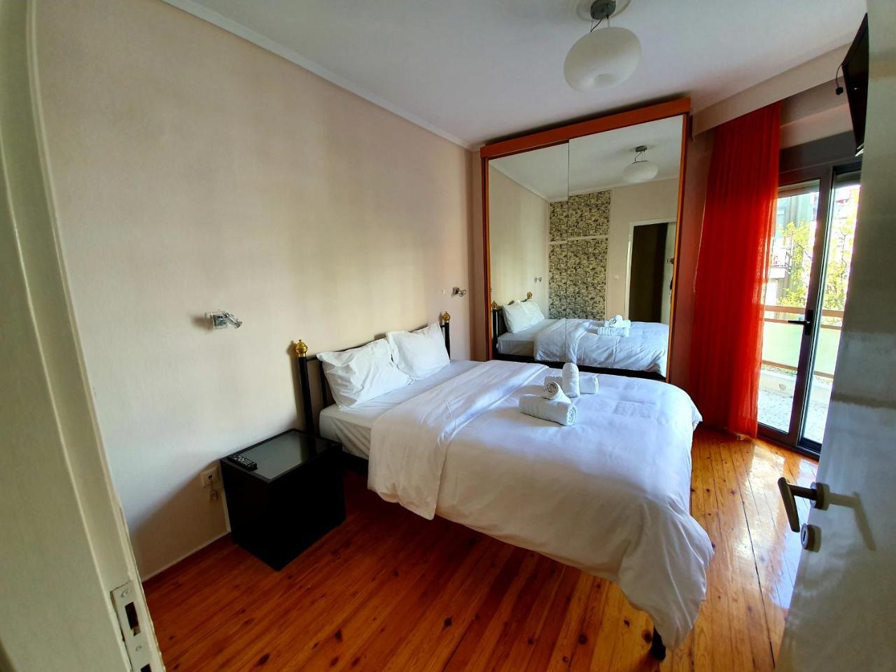 Wood 'N White, Nilie Hospitality Mgmt Thessaloniki