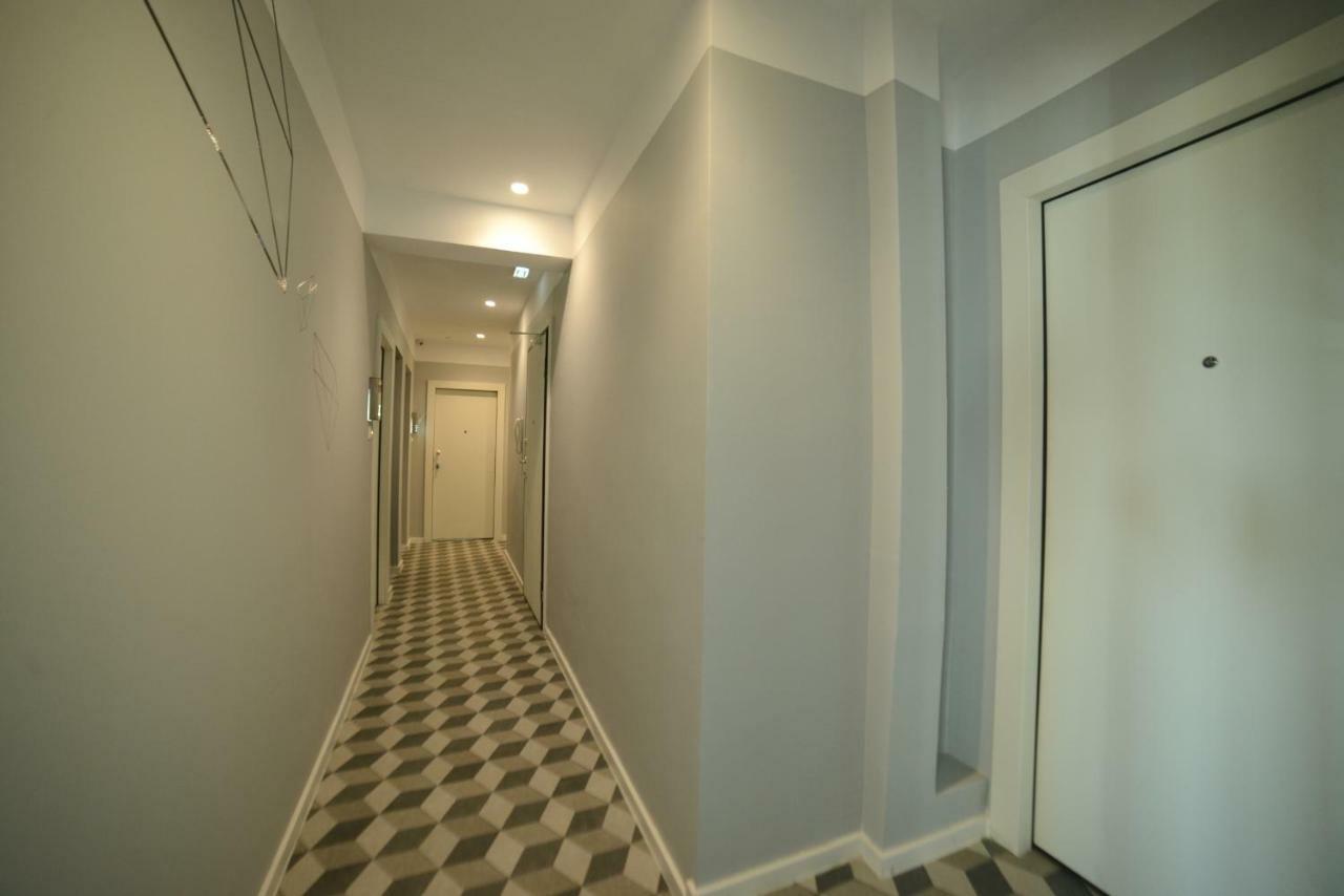 Mazi7thfloor #1 *