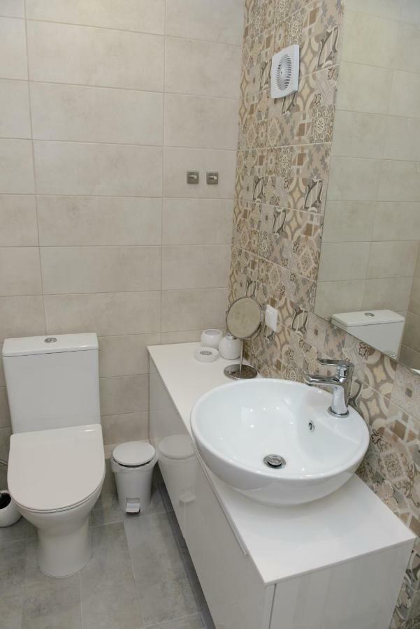 Grey Filoxenia Apartment
