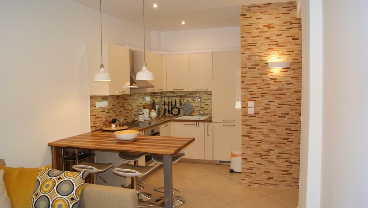 Brand New Luxury Apartment *