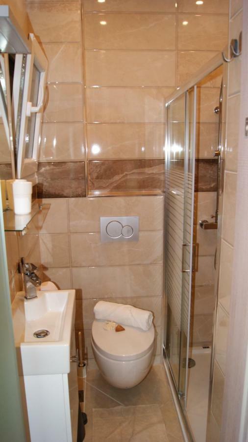 Brand New Luxury Apartment *