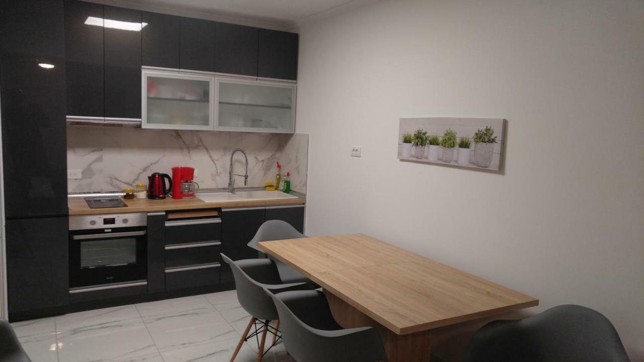 Relax In 90sqm Close To Airport ,shoping,embriolab Seaside Apartment Thessaloniki
