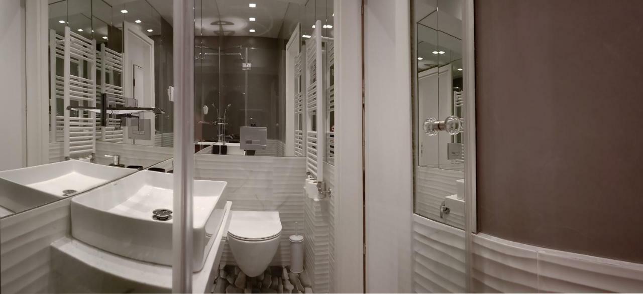 Comely N Gusto Luxury Apts. * Selanik