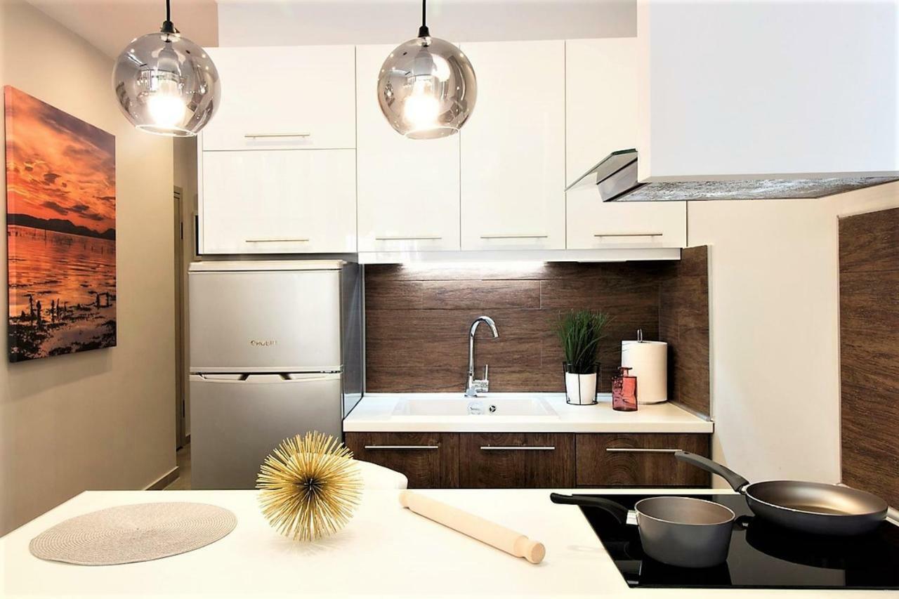 Metro Apartment
