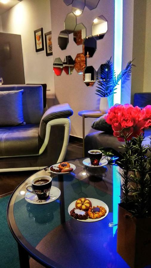 One Of A Kind Luxury In Center Near Helexpo *