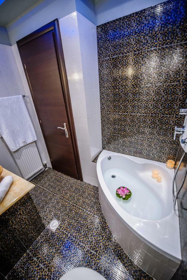 Apartment One Of A Kind Luxury In Center Near Helexpo