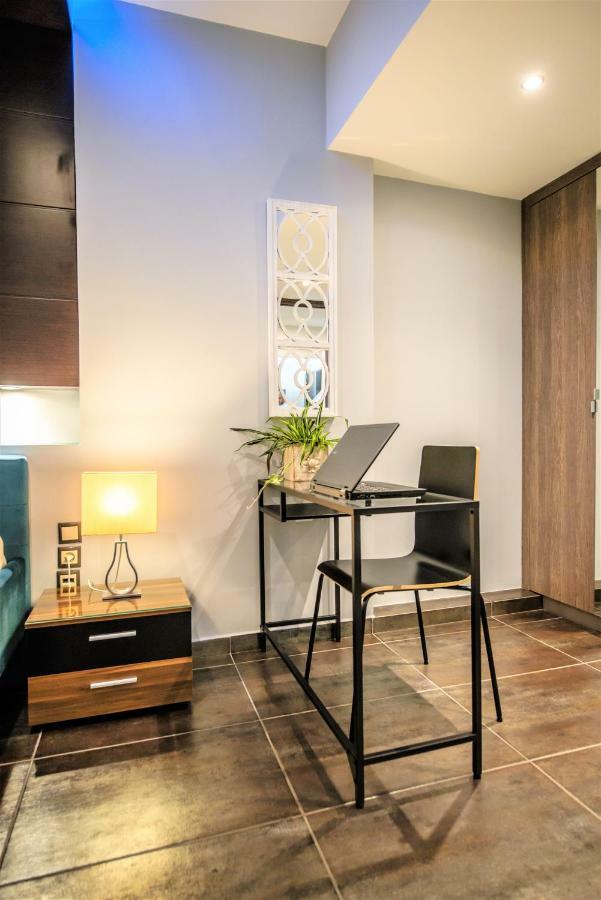 One Of A Kind Luxury In Center Near Helexpo *