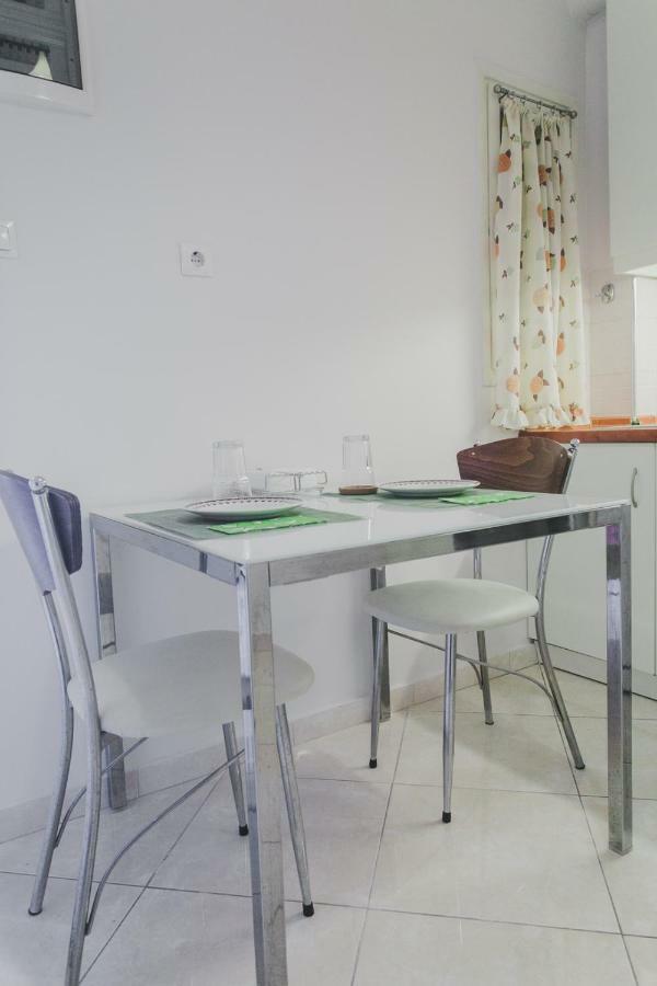 Nesting Ramblers Skg #2 Apartment